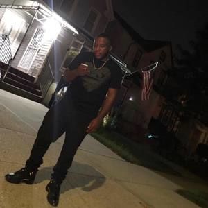 Meet your Posher, Devonte